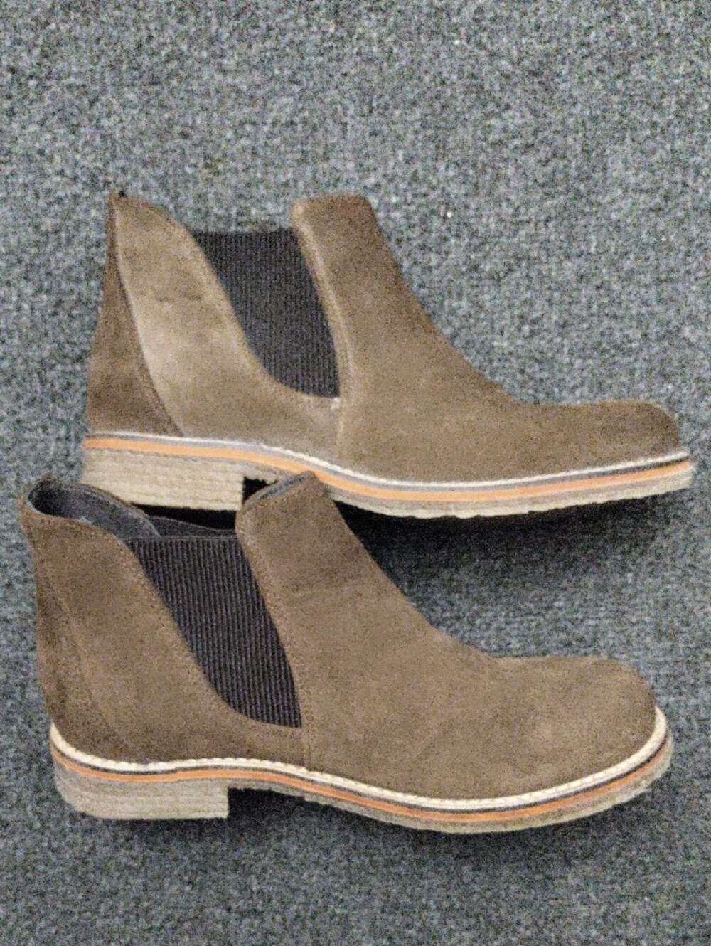 Bos. & Co. Brown Suede Chelsea Ankle Boots/ Booties - Picture 11 of 13